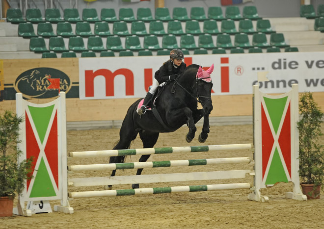 data/inhalt/events/2015/15153/Fotos horsesportsphoto Freitag/KettnerKatrin_Cora26_BW10-1_CSNB_Racino_11_2015_chorsesportsphoto.eu.JPG