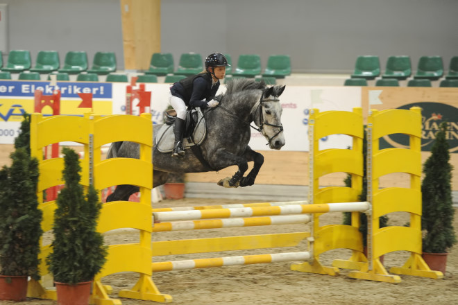 data/inhalt/events/2015/15153/Fotos horsesportsphoto Freitag/PraunseisAnna_TequilaDuMerbion_BW10-2_CSNB_Racino_11_2015_chorsesportsphoto.eu.JPG