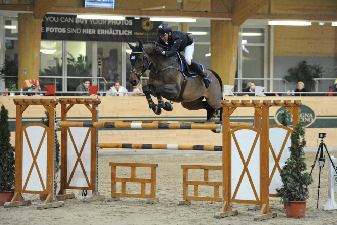 data/inhalt/events/2015/15154/Fotos horsesportsphoto Samstag/KohrockSoenke_IwestCascari_BW10_CSI2_Racino_chorsesportsphoto.eu.JPG